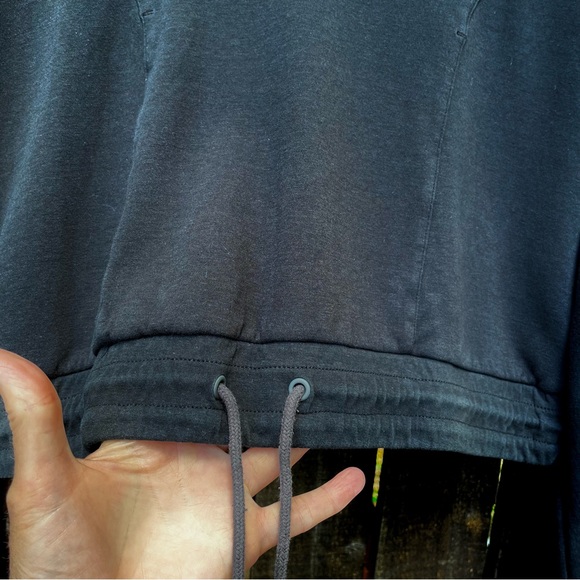 Gymshark Box Utility Long Sleeve Cut Out Elbow Crop Top In Black Sz S - Picture 7 of 15